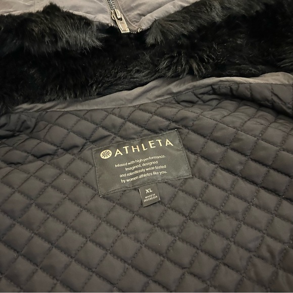 ATHLETA Womenβs District Primaloft Faux Fur Quilted Lined Parka Coat Jacket XL - Picture 2 of 10
